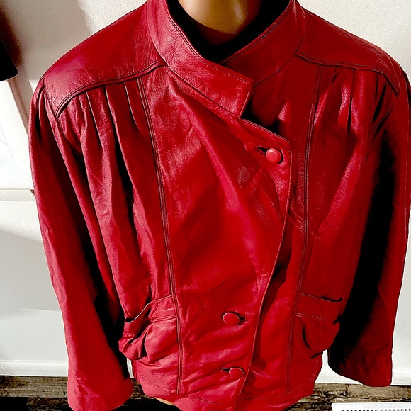 *RARE* 80’s, Bally of Switzerland, (made in Italy) cherry red leather short coat - Picture 1 of 10